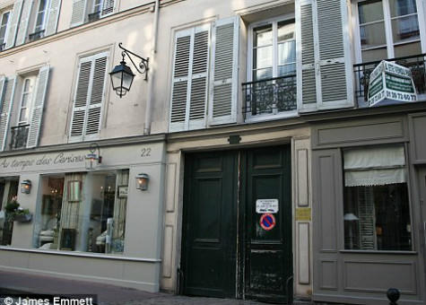 “Cô gái vàng” giết bạn tình vì không được thỏa mãn